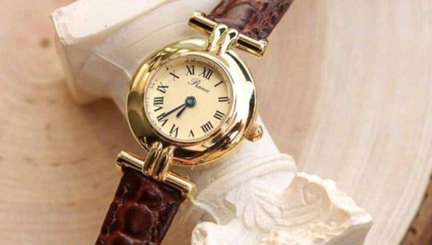 Women’s Retro Roman Scale Leather Strap Wristwatch