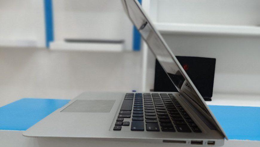 MacBook Air Core i5 Laptop