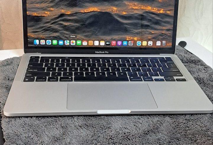 MacBook Pro M1 Laptop