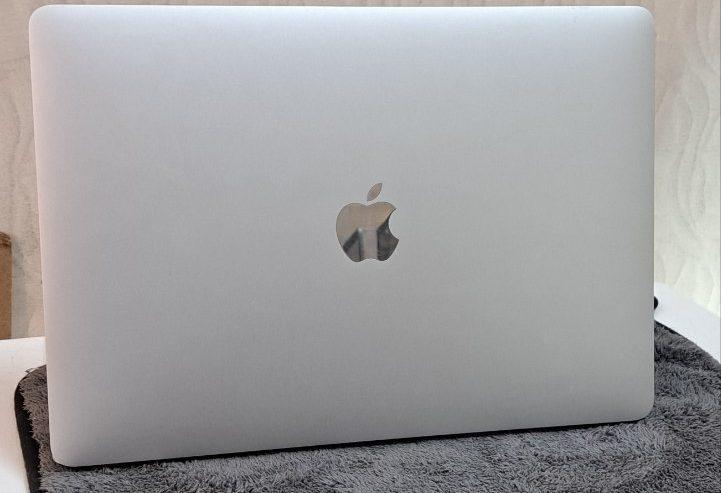 MacBook Pro M1 Laptop