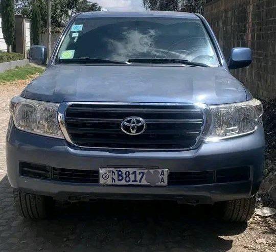 2008 Model-Toyota Landcruiser V8