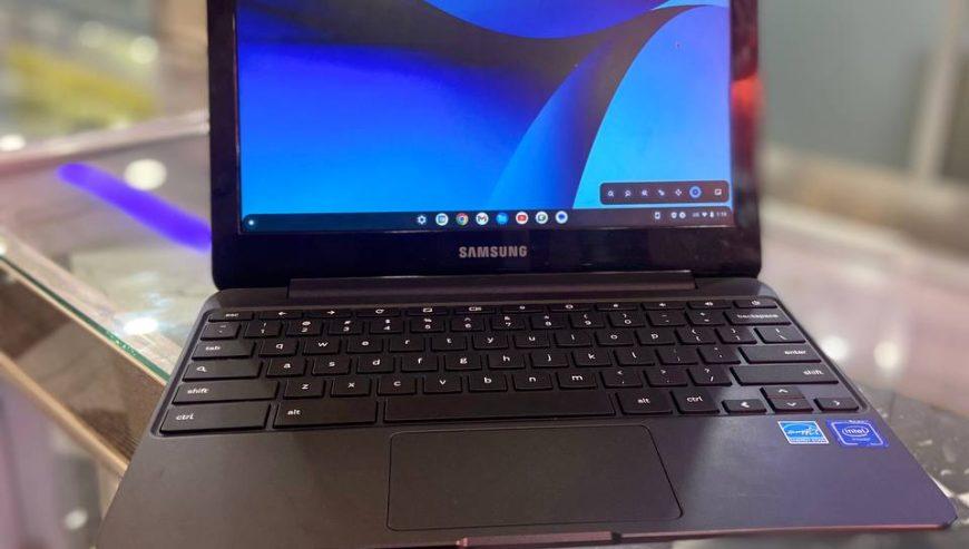 Samsung Chrome Book Laptop