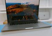 Apple MacBook Pro Laptop