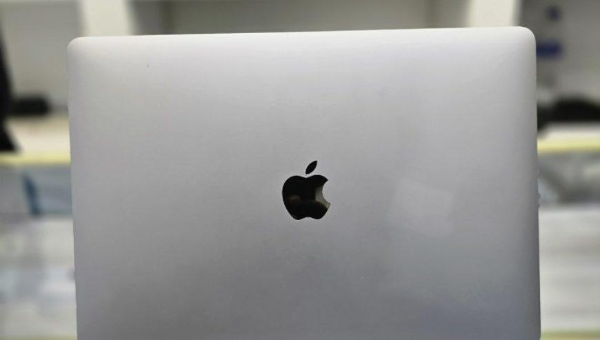 Apple MacBook Air Core i5 Laptop