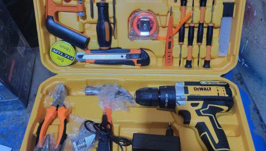 DeWalt Chargeable Drill