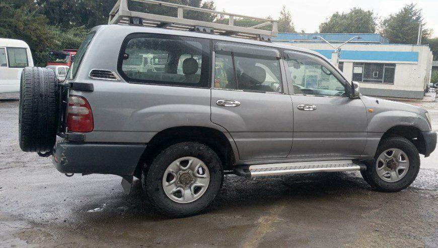 2002 Model-Toyota Land cruiser 105