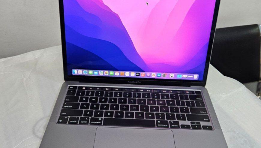 Apple MacBook Pro Laptop