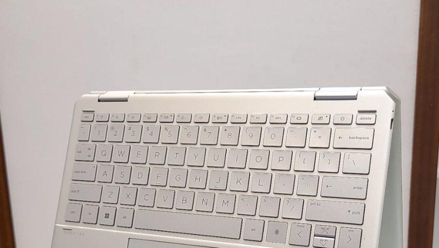 HP Spectre x360 _13.3 12th Generation Core i5 Laptop