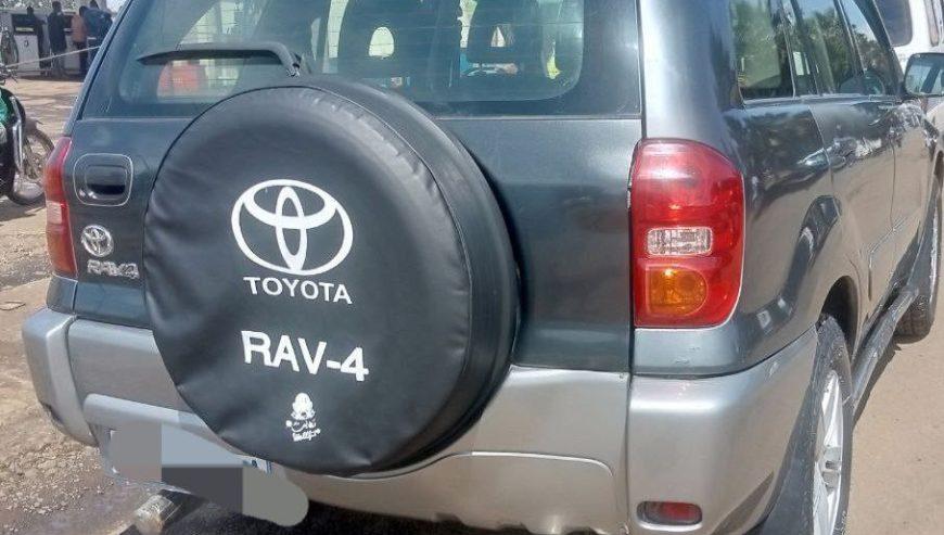 2005 Model-Toyota Rav4