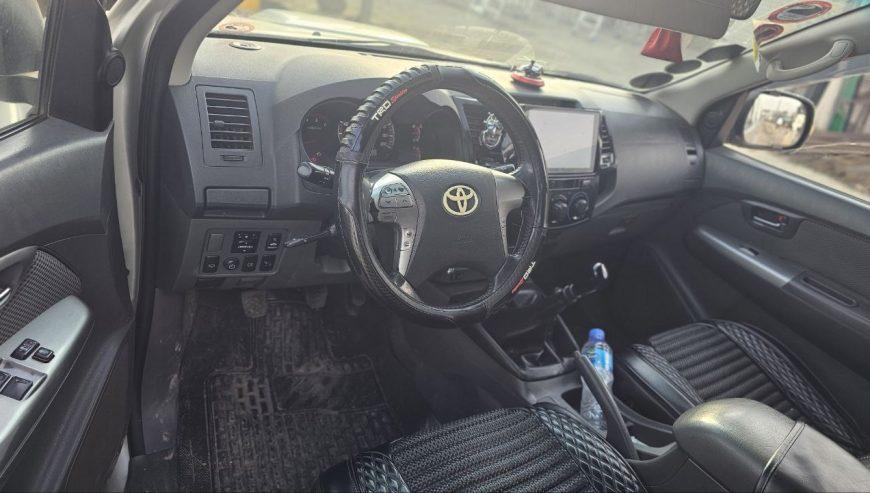 2012 Model-Toyota Hilux Kincab   