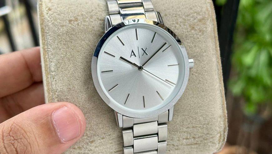 Aparctical and Impressive Wrist Watch