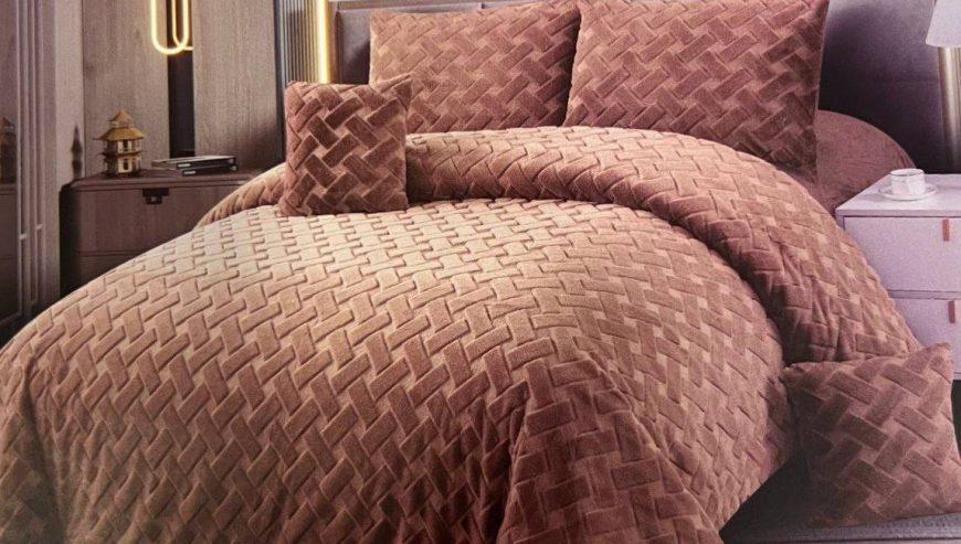 Seven (7) Pcs Comforter set