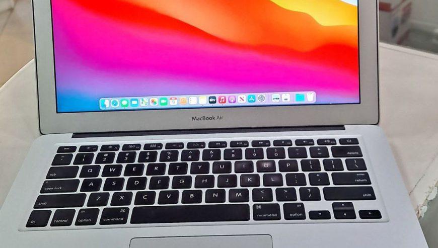 Apple MacBook Air Core i5 Laptop