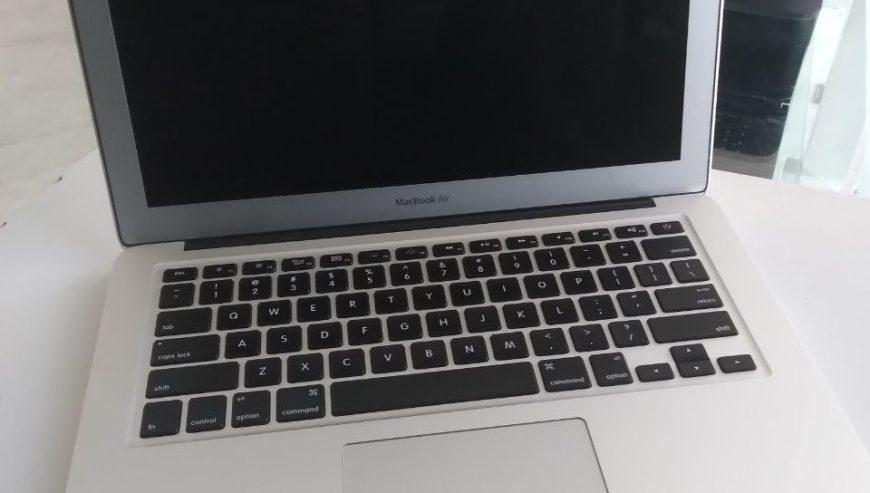 Macbook Sir Core i5 Laptop