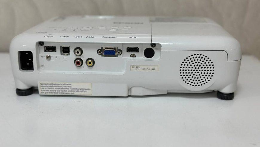 Epson EB- S05  Projector