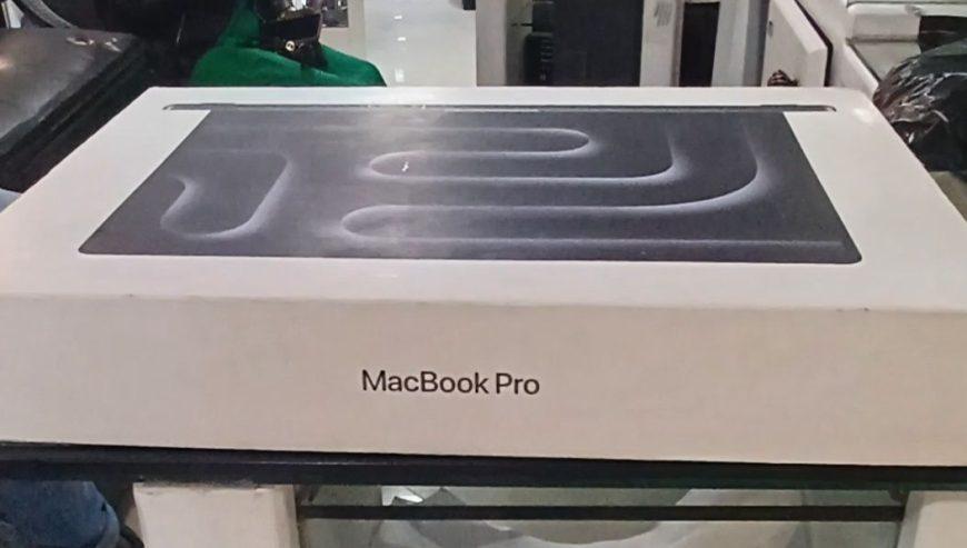 Apple MacBook M3 Pro Laptop