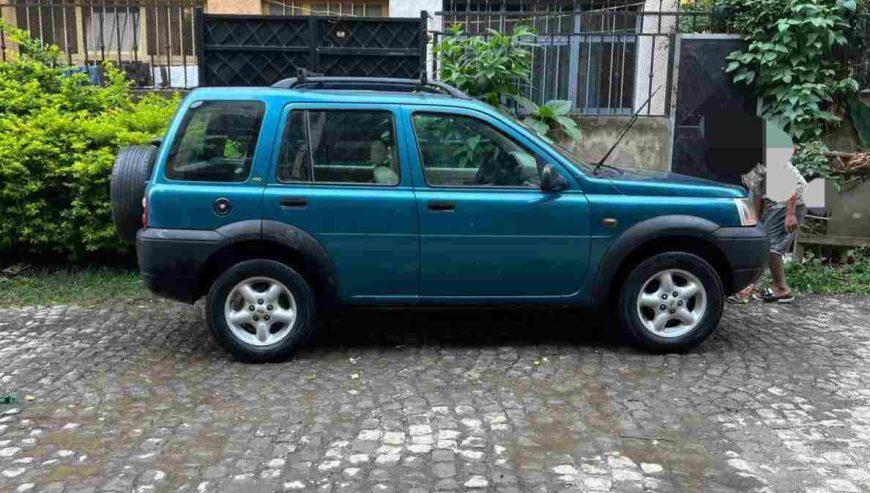 2000 Model-Toyota Land Rover