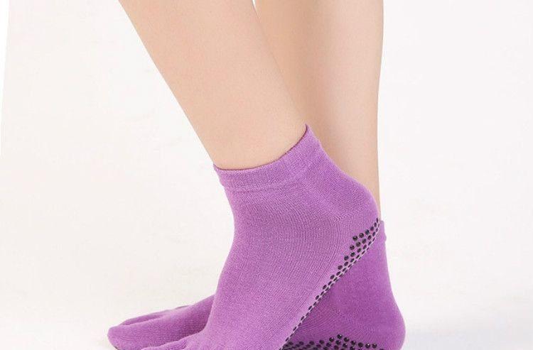 Non-slip Sweat-absorbent Yoga Socks Split Toe Socks