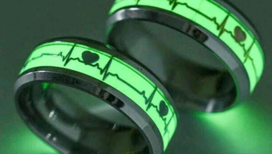 2pcs Men Heart Design Glow In The Dark Ring