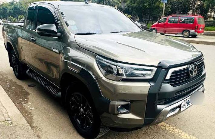 2021 Model-Toyota Hilux Invincible