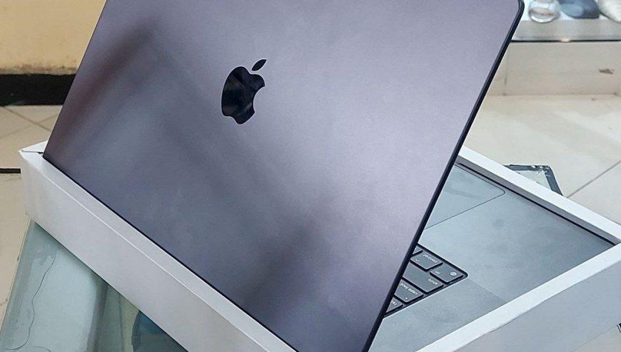 Apple MacBook Pro Laptop