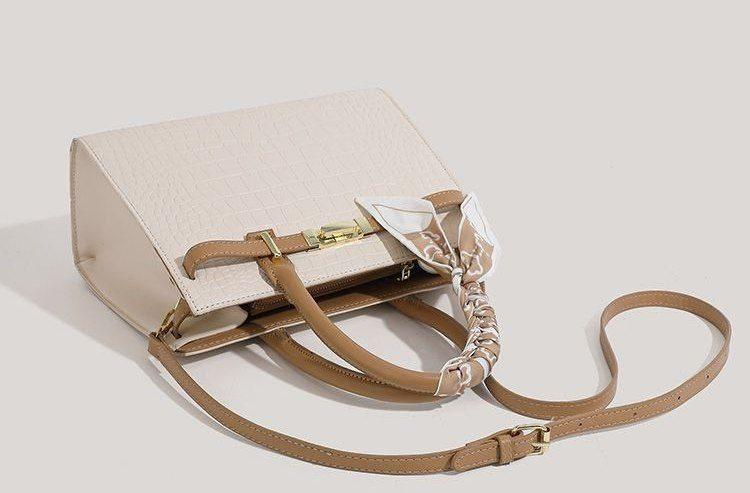 Lexury Brand New Women’s Bag