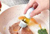 Integrated Brushing and Pouring Seasoning Bottle