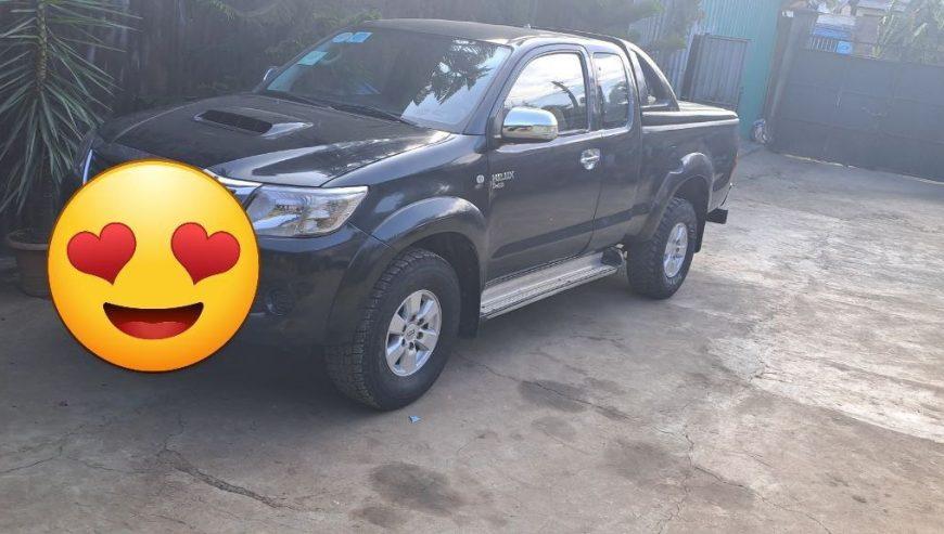 2013 Model-Toyota Hilux kin Cab