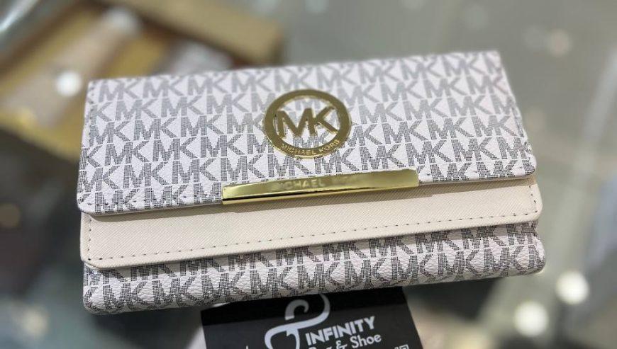  Michael Kors Wallet