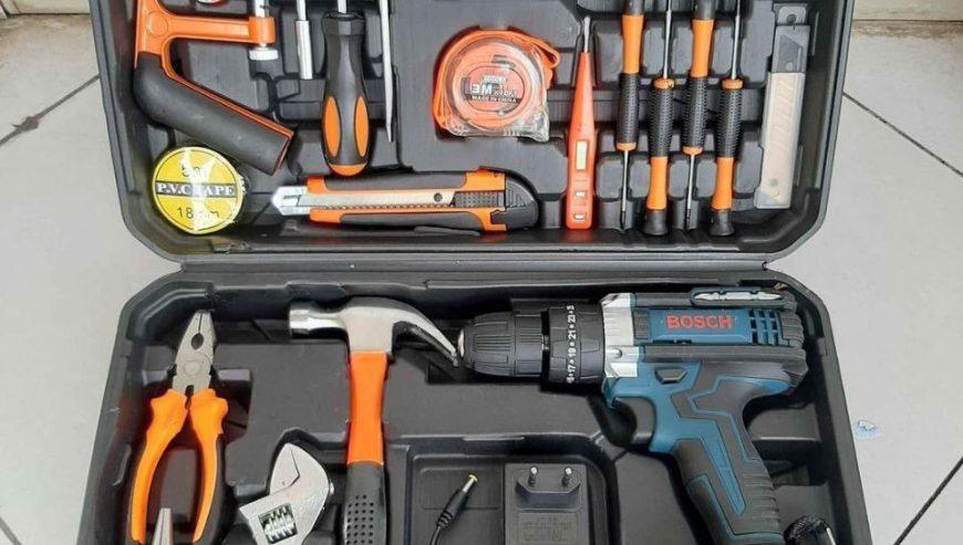 Rechargeable Drill With Full Accessoires