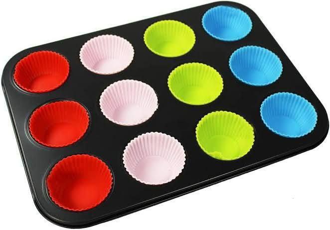  12 Holes Cup + Silicon Baking Molds Muffin Pan