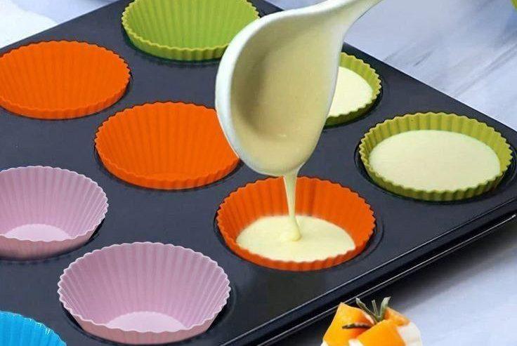  12 Holes Cup + Silicon Baking Molds Muffin Pan