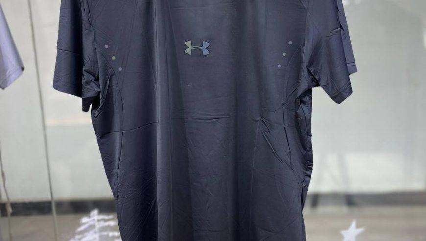 Under Armour O Tshirt